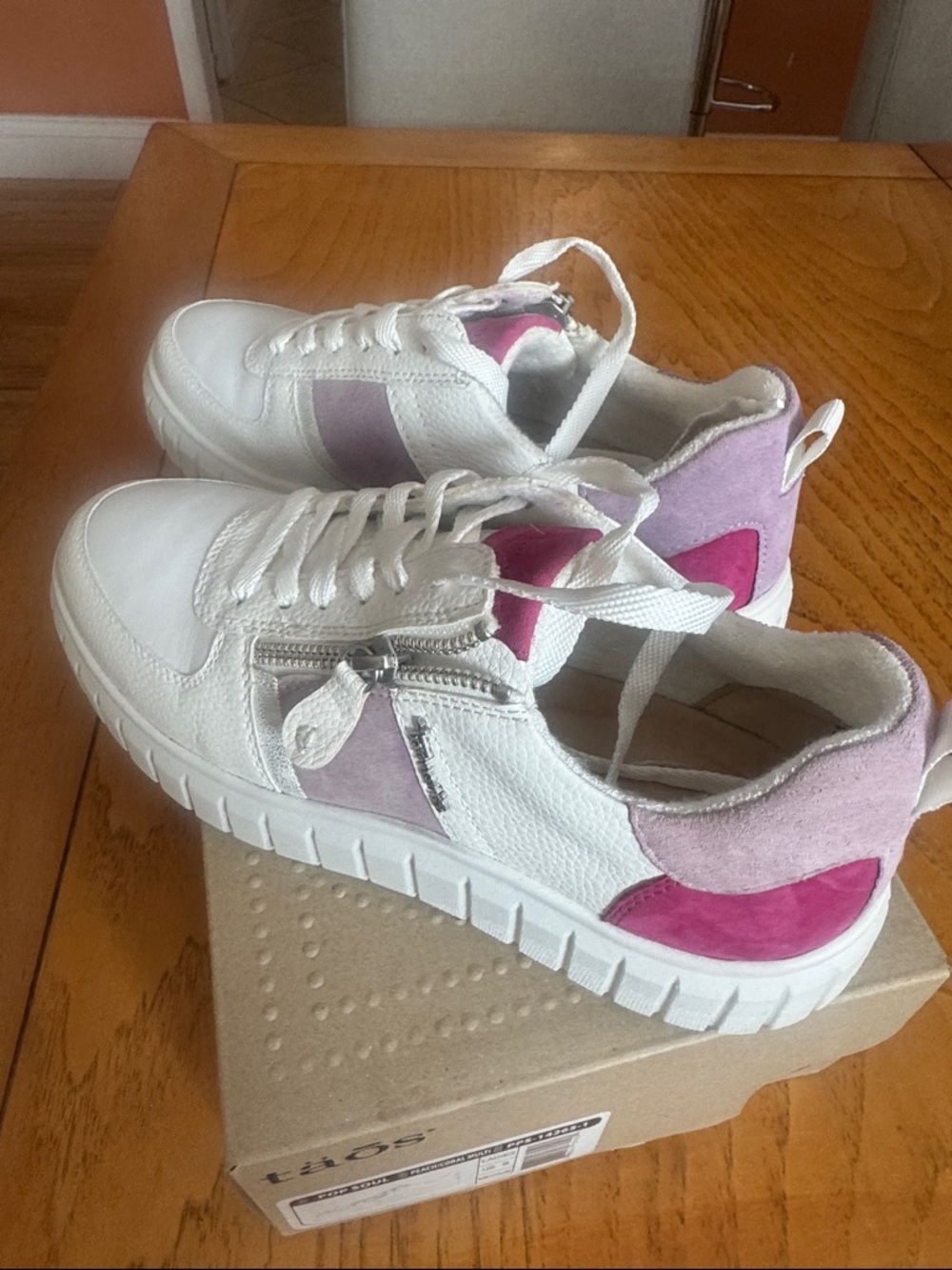 TAMARIS women’s comfort fit sneakers, size 38